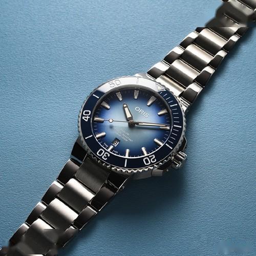 處理豪利時手表的表蒙起霧的方法