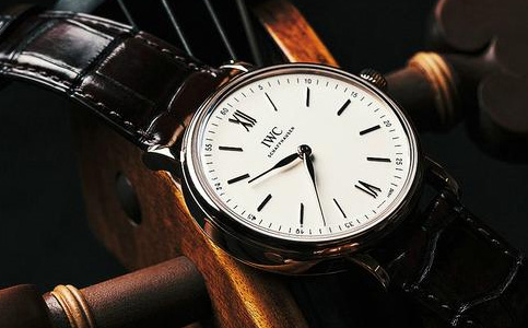 萬國海口官方維修點地址(萬國手表受磁處理)