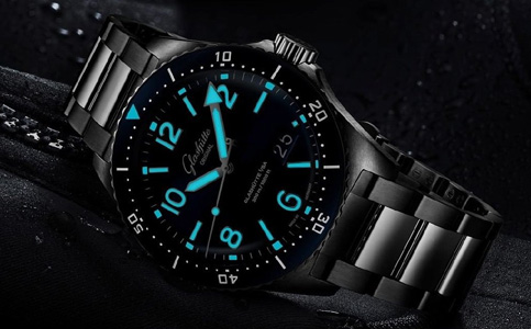 格拉蘇蒂手表售后中心電話（格拉蘇蒂手表開(kāi)始起霧了）